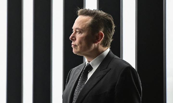 Elon Musk desabafa sobre crise em relacionamento com filha: ‘Comunista completa’