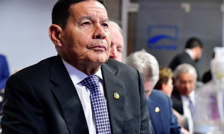 Mourão admite plano golpista, mas diz que era 'troço sem pé nem cabeça'