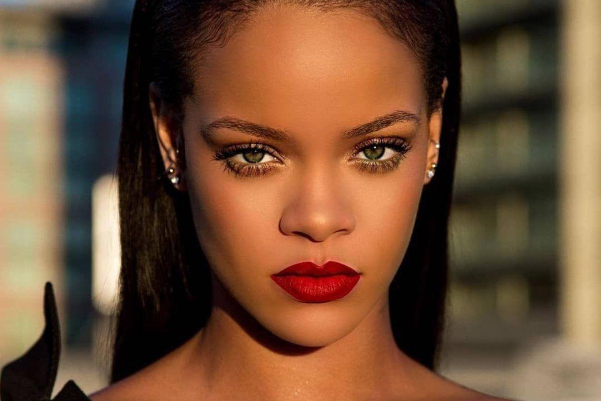 Padre diz que escutou música de Rihanna no inferno: “Um tormento”