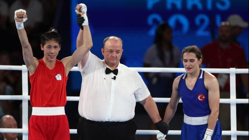 Taiwanesa envolvida em polêmica de gênero vai à final no boxe em Paris